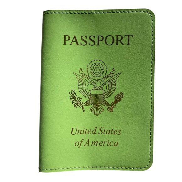 Baekgaard Green Leather Passport Holder Case Cover Gold Print Pink Interior - Picture 1 of 7